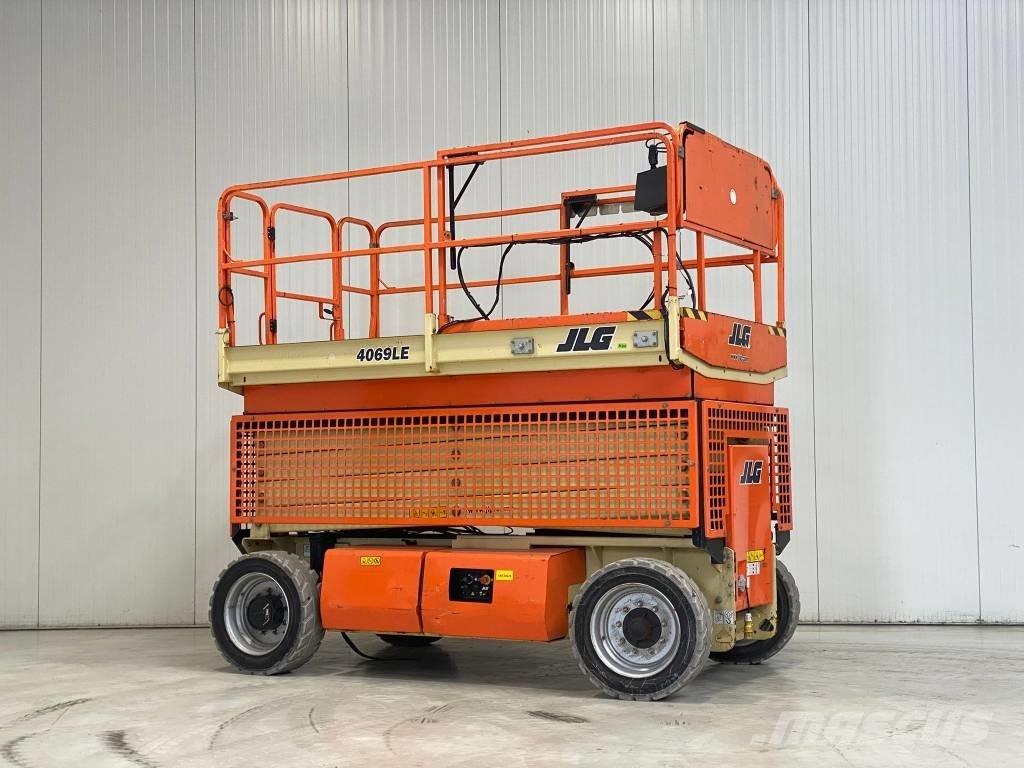 JLG 4069LE Šķerveida pacēlāji