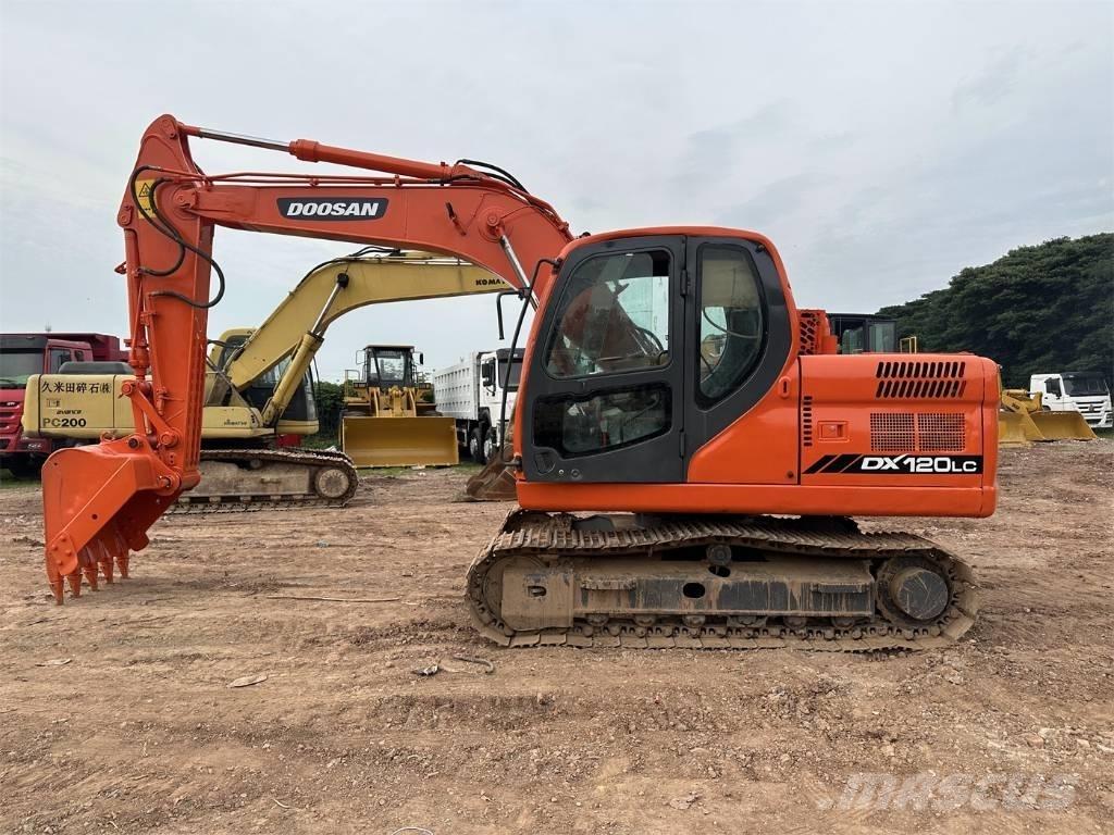 Doosan DX 120 Kāpurķēžu ekskavatori
