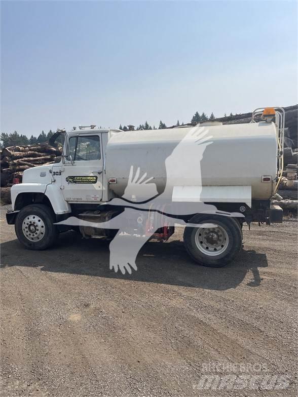 Ford 8000 Ūdens mašīnas