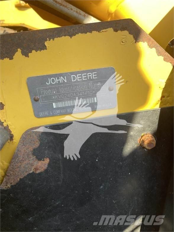John Deere 240 Cits traktoru papildaprīkojums