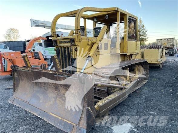 Komatsu D65E-6 Kāpurķēžu buldozeri