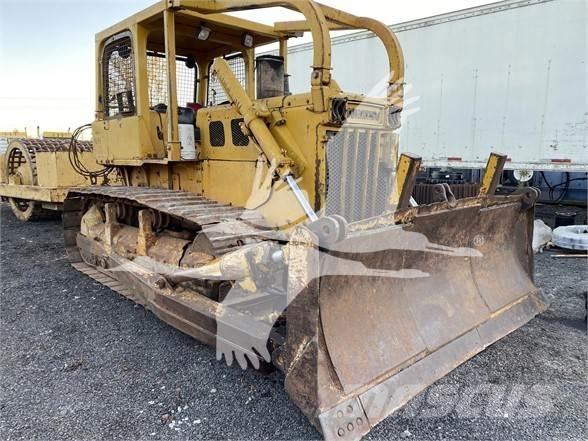 Komatsu D65E-6 Kāpurķēžu buldozeri