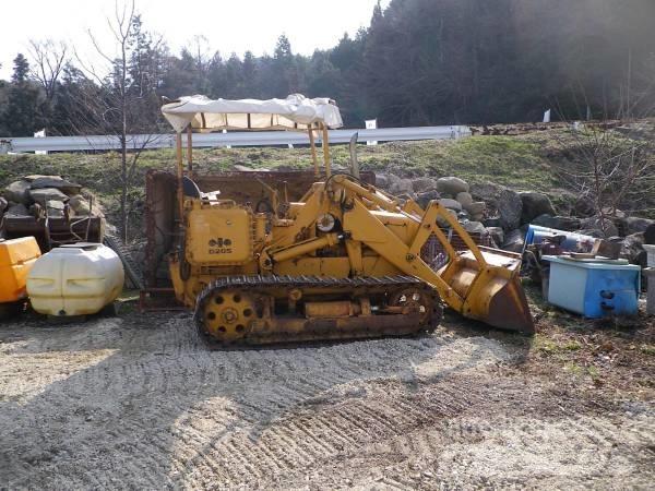Komatsu D20S-3 Kāpurķēžu buldozeri