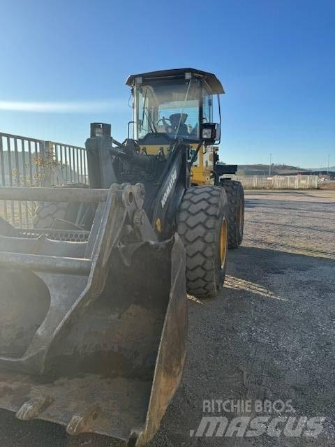 Komatsu WA 200 PZ-6 Iekrāvēji uz riteņiem