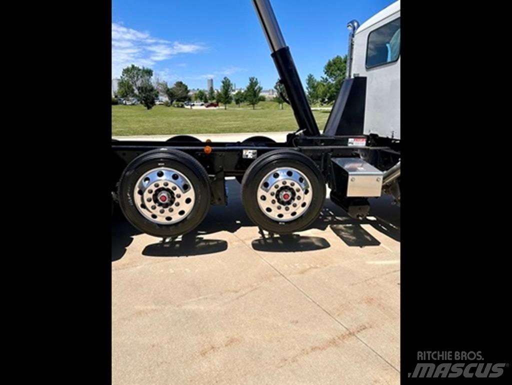 Kenworth T 880 Vilcēji