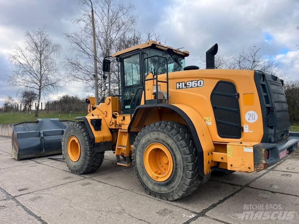 Hyundai HL 960 Iekrāvēji uz riteņiem