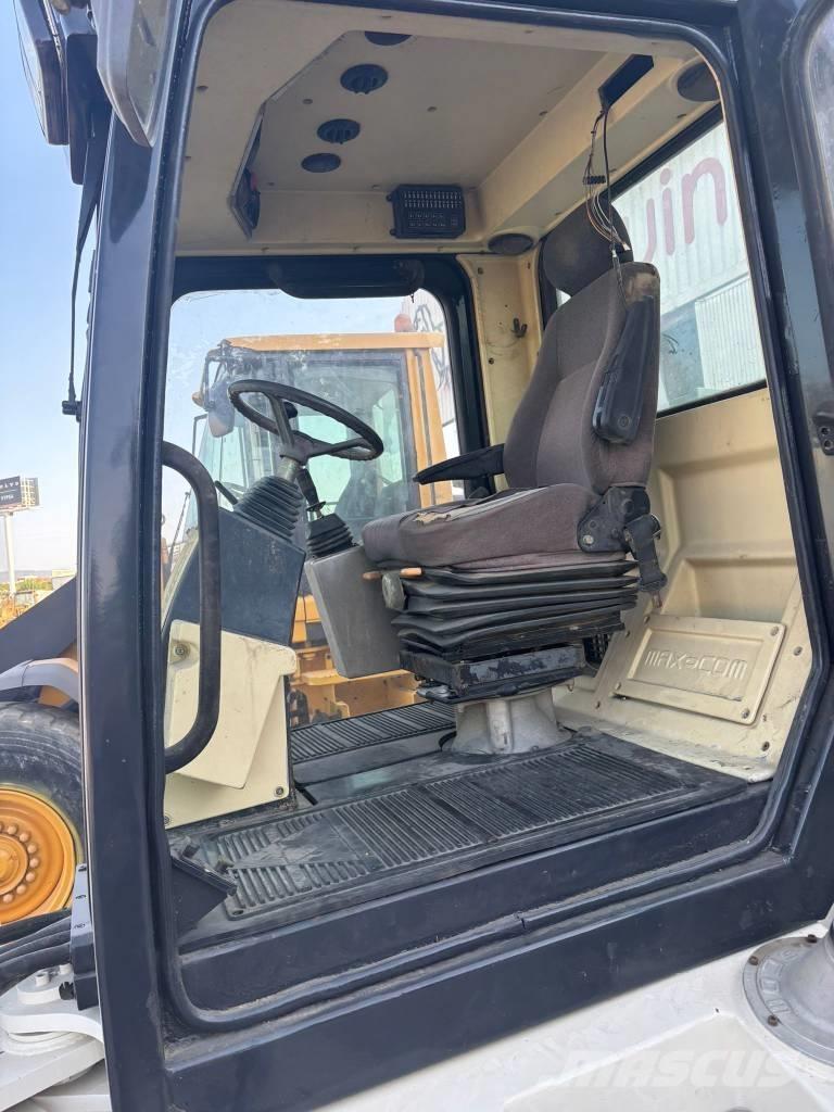  Max Com R712 Pneimatiskie veltņi