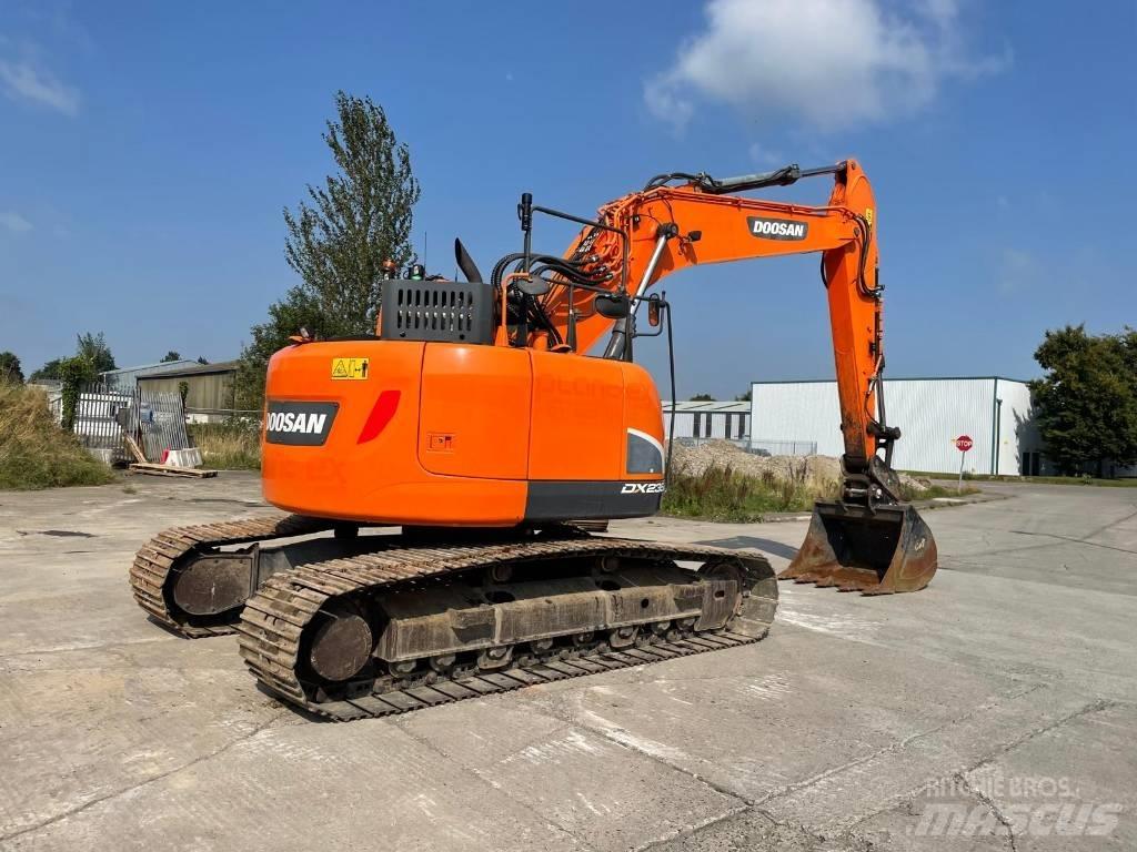 Doosan DX 235 LCR-5 Kāpurķēžu ekskavatori