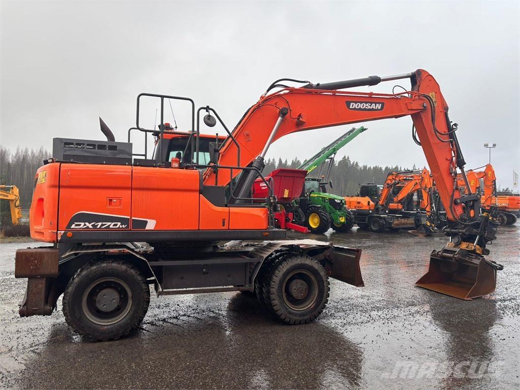 Doosan DX170W-5 Ekskavatori uz riteņiem