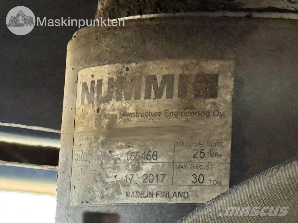 Volvo FM 6*4 Pašizgāzējs