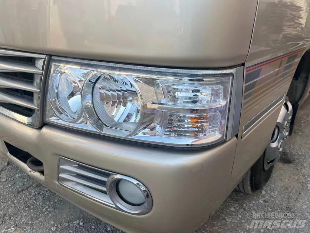 Toyota Coaster Bus Mikroautobusi