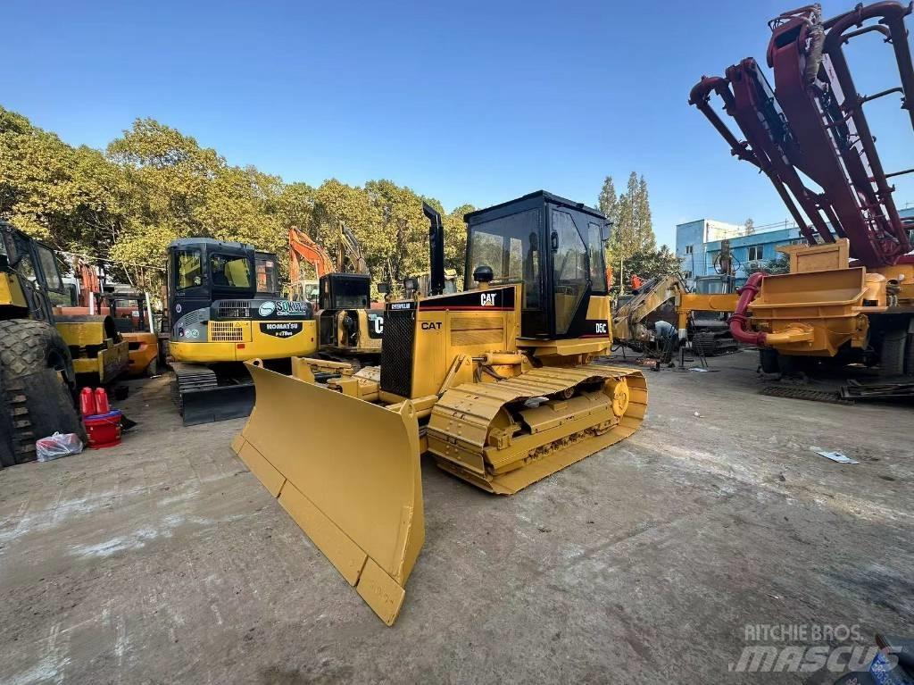 CAT D 5 C Kāpurķēžu buldozeri