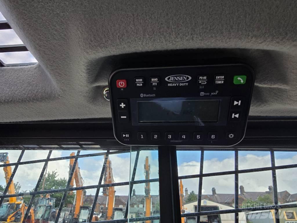 CASE TV450B Kāpurķēžu iekrāvēji