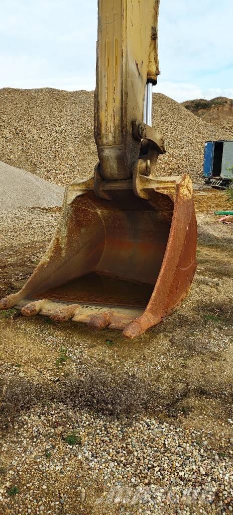 Komatsu PC 600 LC-7K Kāpurķēžu ekskavatori