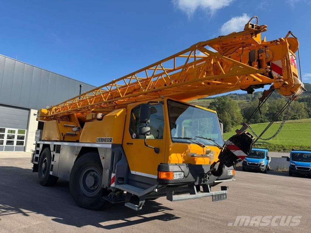 Liebherr LTM 1030-2 Visurgājēji celtņi
