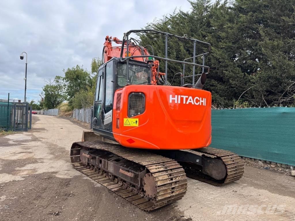Hitachi ZX 135 US-5B Kāpurķēžu ekskavatori
