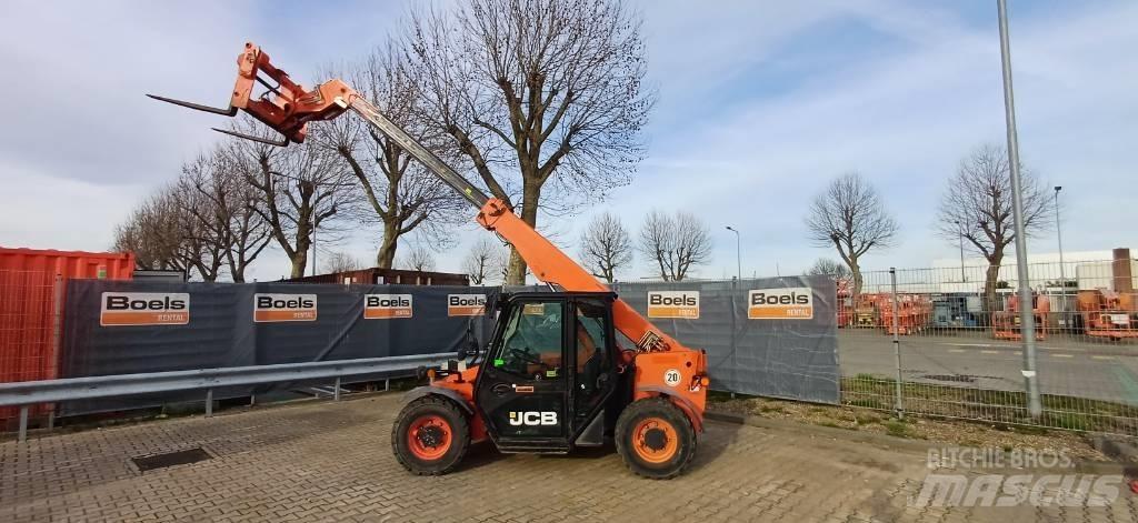 JCB 525-60 T4 F Teleskopiskie manipulatori