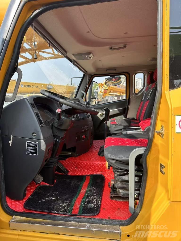 XCMG XCT25 Visurgājēji celtņi
