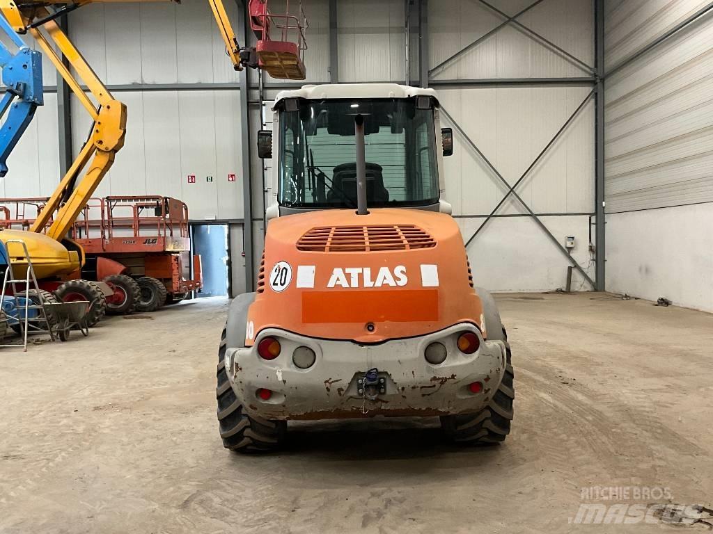 Atlas 80 Iekrāvēji uz riteņiem
