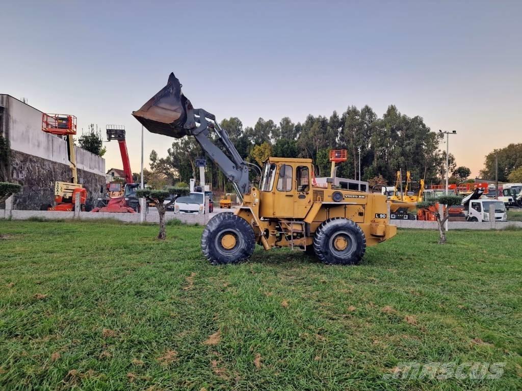 Volvo L 90 Iekrāvēji uz riteņiem