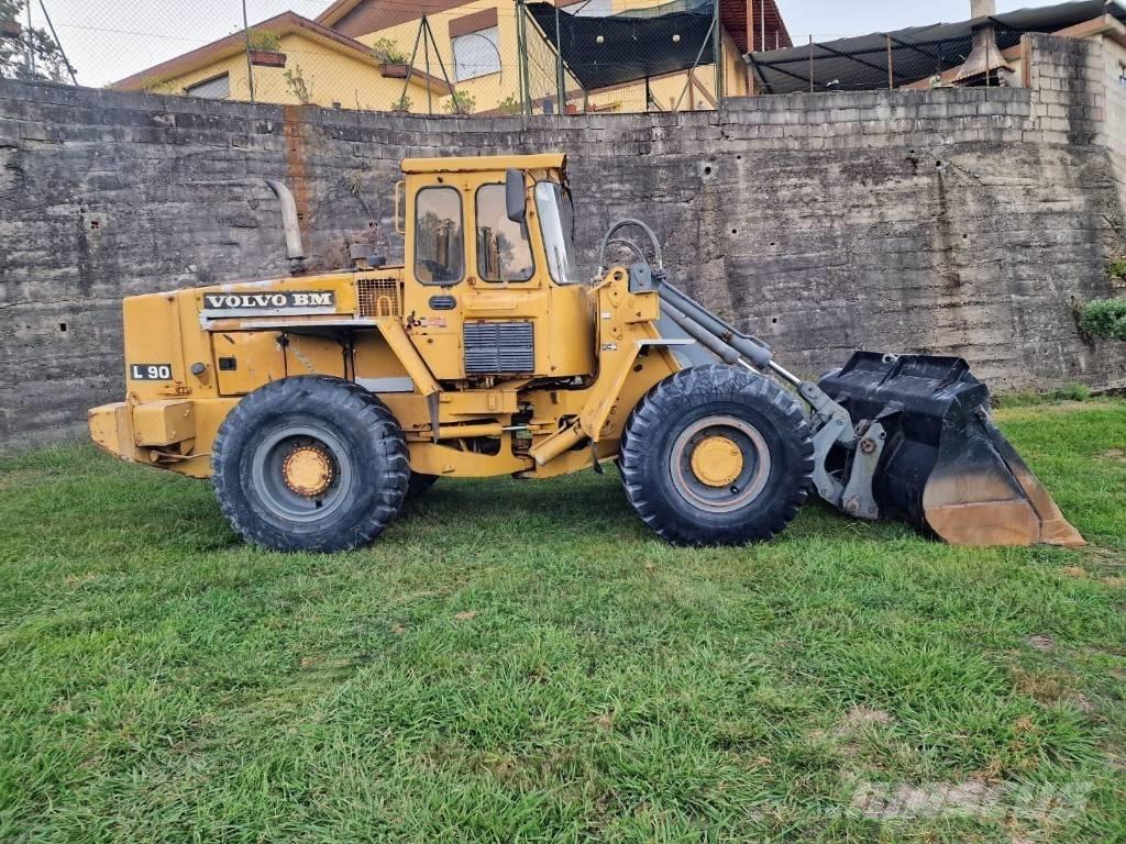 Volvo L 90 Iekrāvēji uz riteņiem