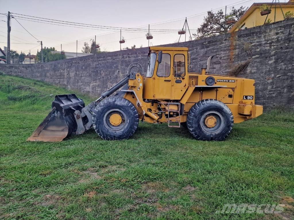 Volvo L 90 Iekrāvēji uz riteņiem