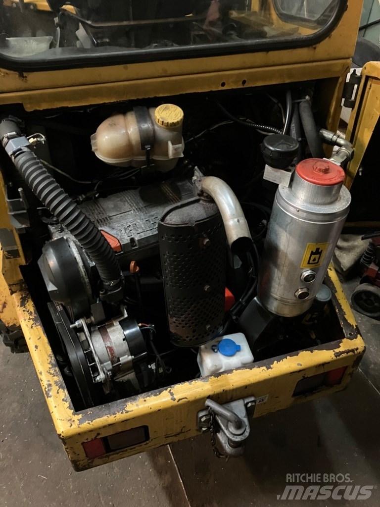 Volvo ZL 302 Iekrāvēji uz riteņiem
