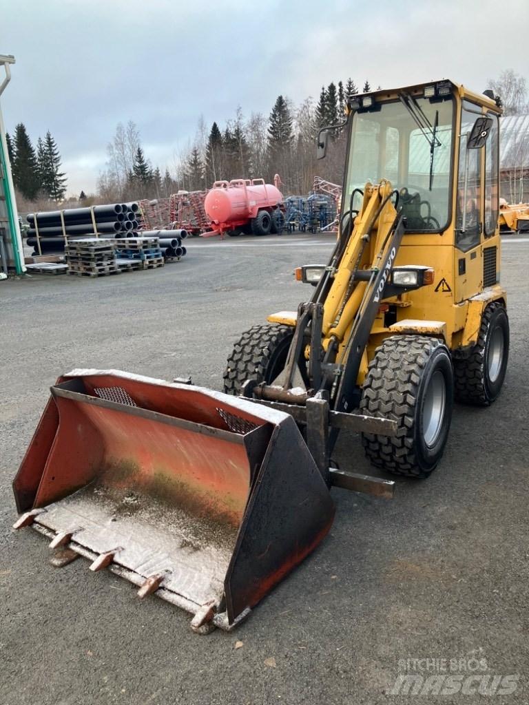 Volvo ZL 302 Iekrāvēji uz riteņiem