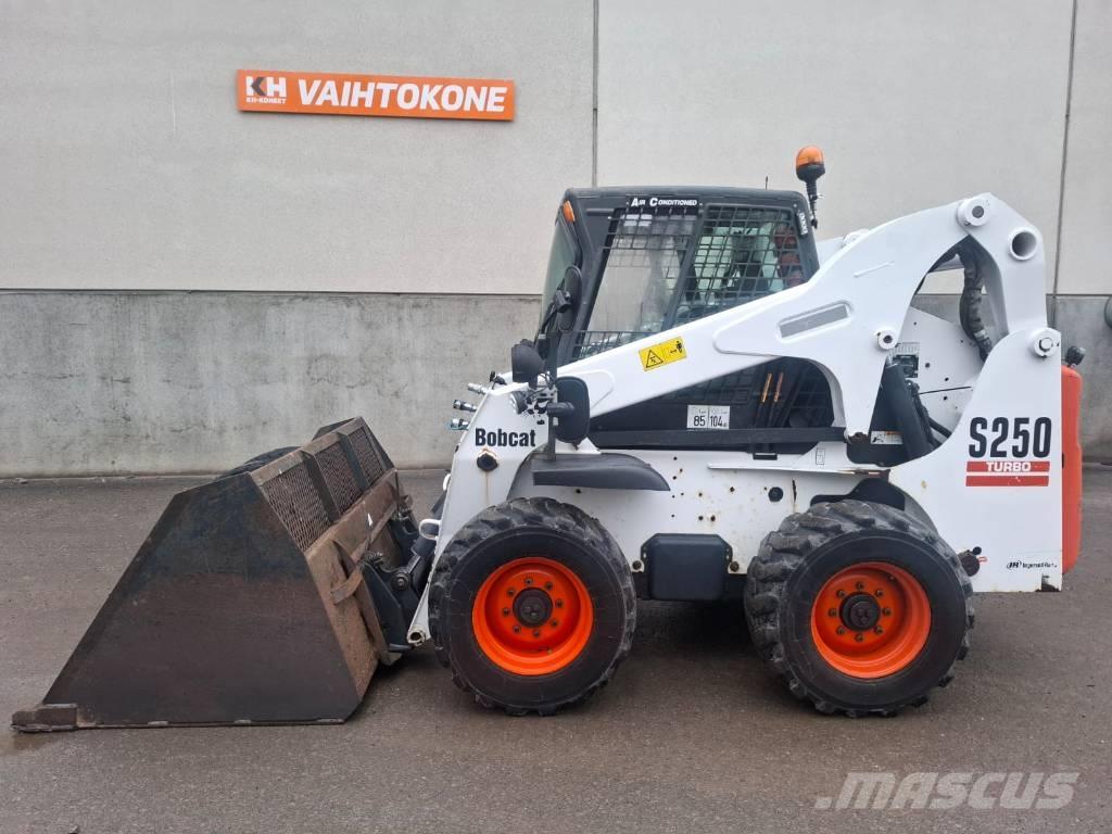 Bobcat S 250 Lietoti riteņu kompaktiekrāvēji