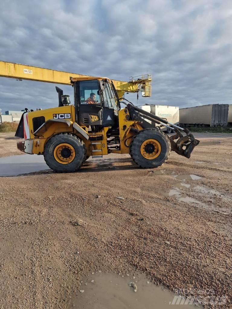 JCB 437 HT Iekrāvēji uz riteņiem