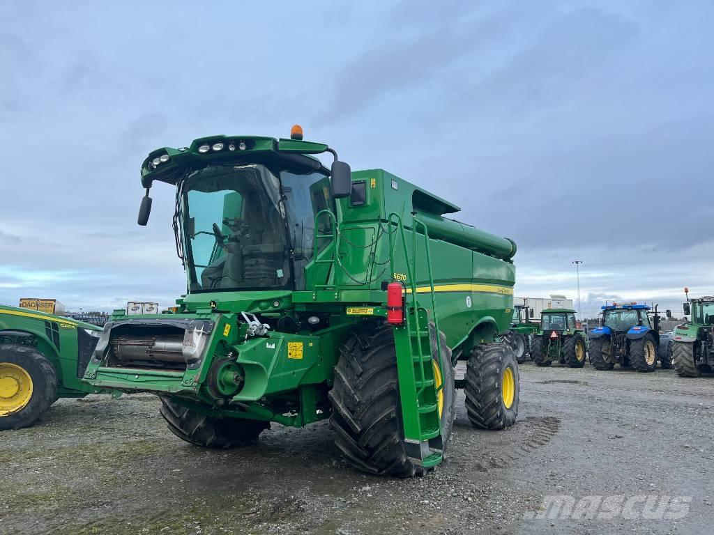 John Deere S 670 Ražas novākšanas kombaini