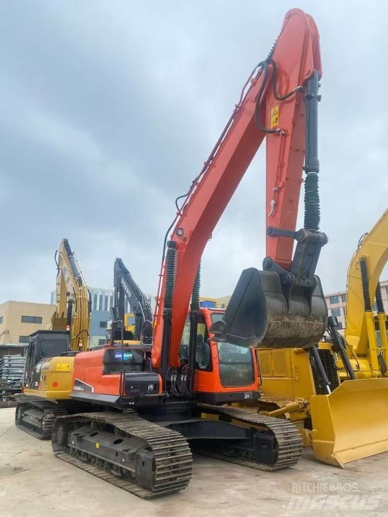 Doosan DX 225 LC Kāpurķēžu ekskavatori
