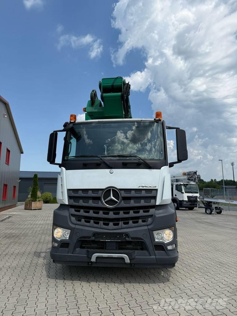 Mercedes-Benz 2643 Celtņi nelīdzenām virsmām