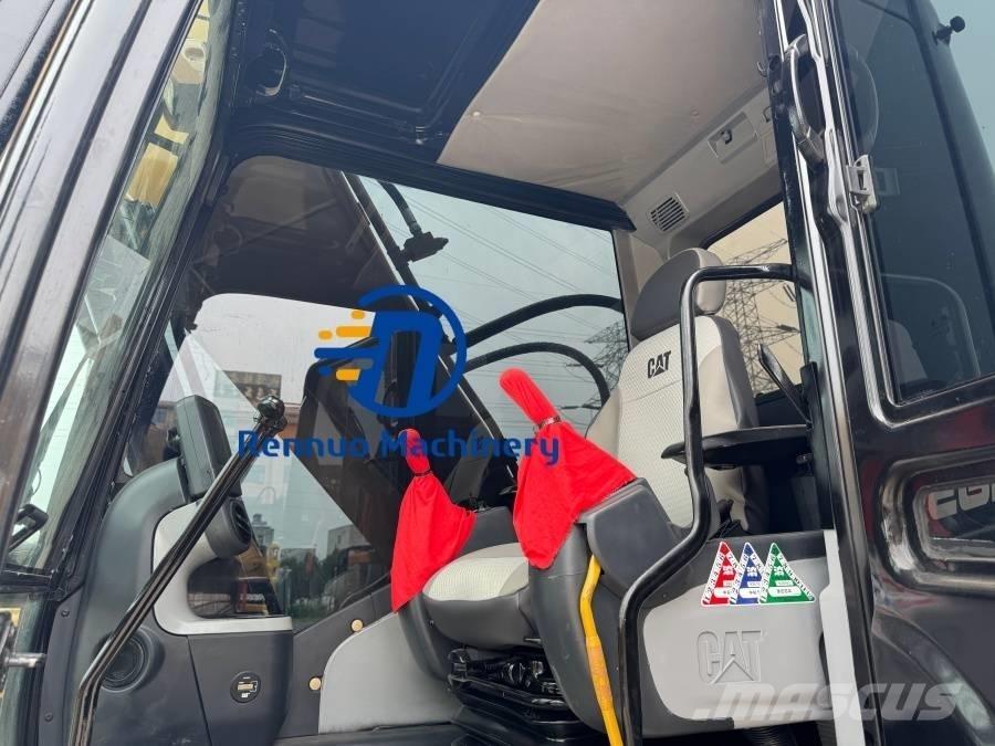 CAT 320D2 Kāpurķēžu ekskavatori