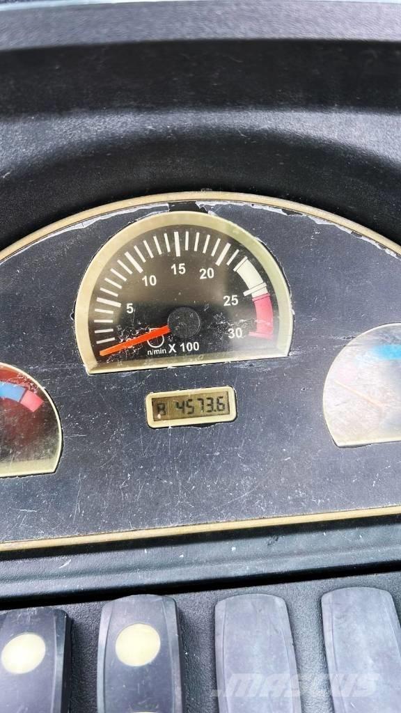 CAT 420 E Ekskavatori-iekrāvēji