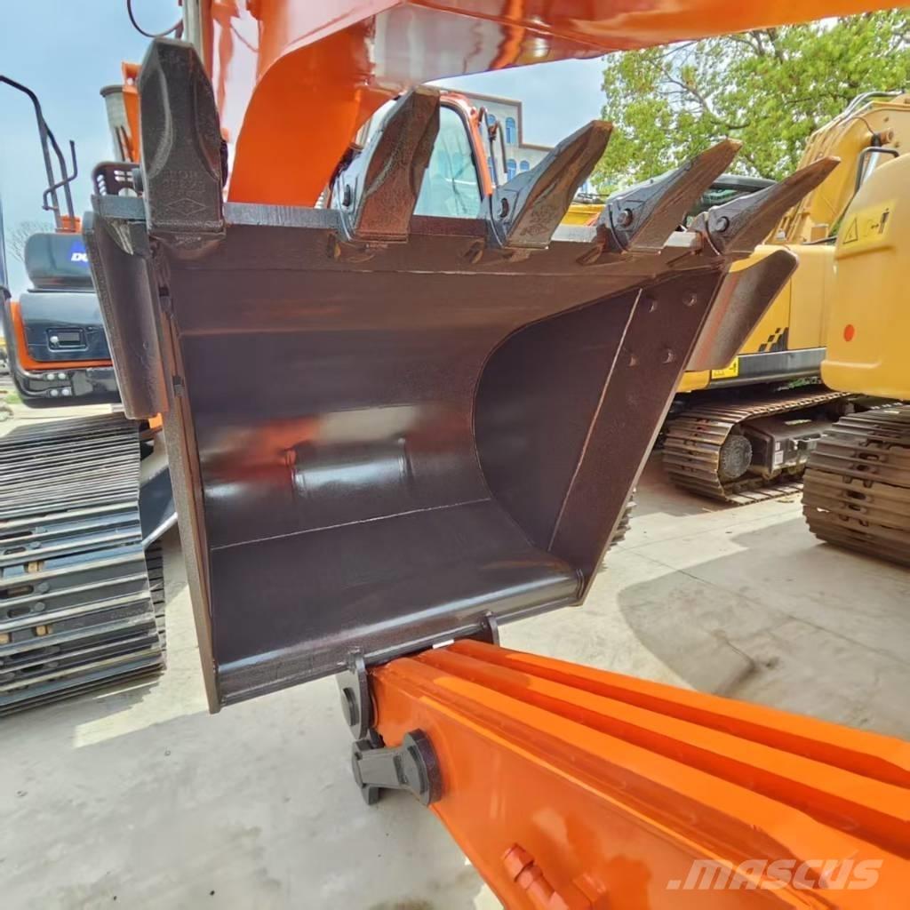 Doosan DX 225 Kāpurķēžu ekskavatori