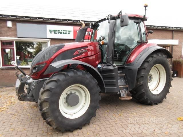 Valtra T154 VERSU Traktori