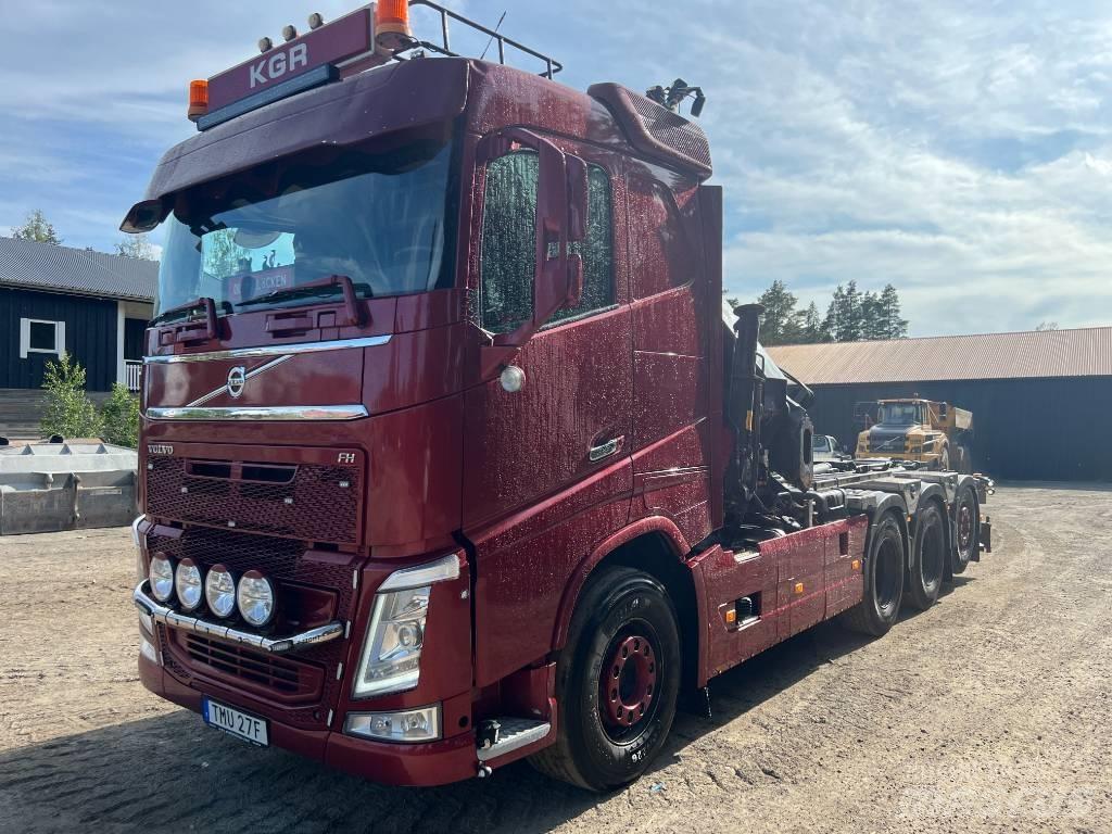 Volvo FH540 8x4 Treileri ar āķi
