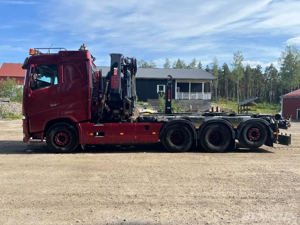 Volvo FH540 8x4 Treileri ar āķi