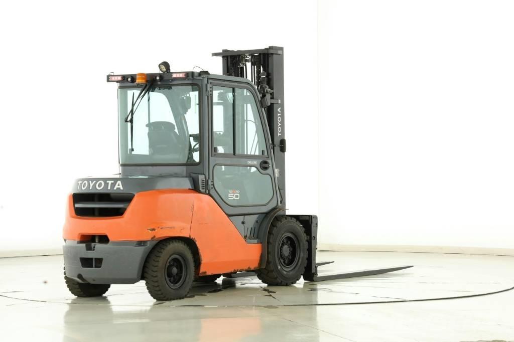 Toyota 40-8-FD-50-N Tehnika ar dīzeļa dzinēju