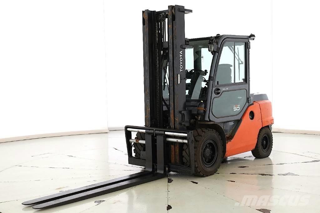 Toyota 40-8-FD-50-N Tehnika ar dīzeļa dzinēju