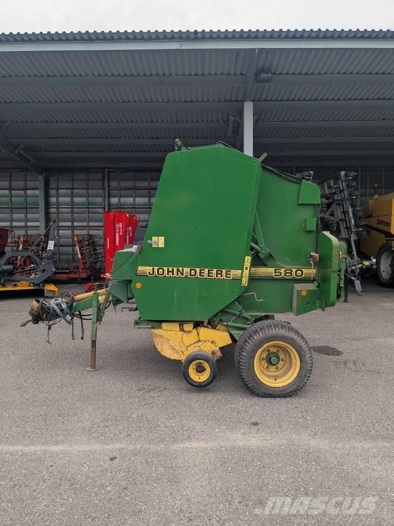 John Deere 580 Rituļu preses