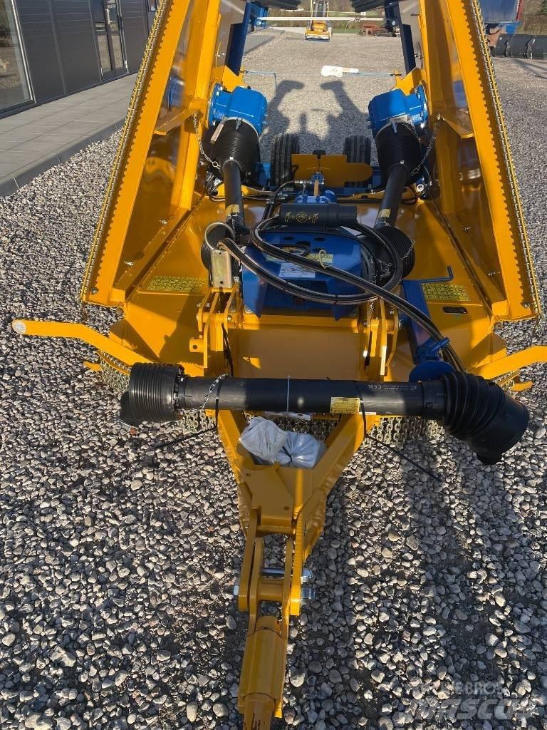 Bomford TriWing 4600 Pļaujmašīnas