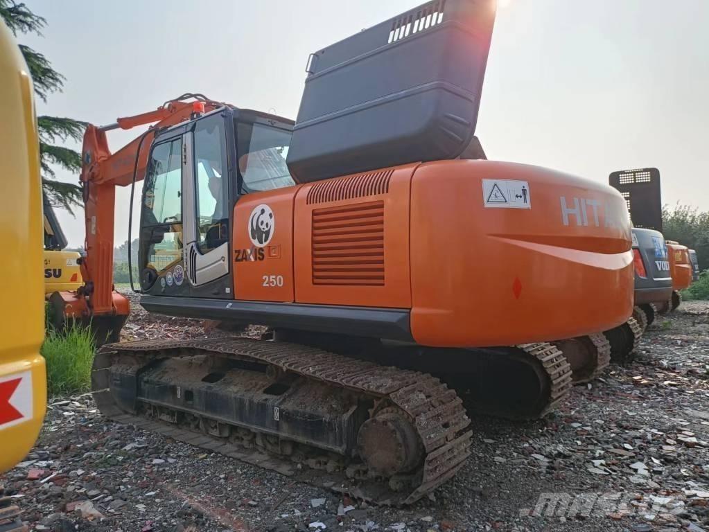Hitachi ZX 250 LC Kāpurķēžu ekskavatori