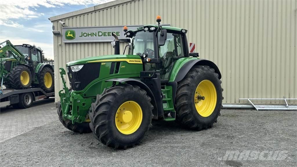 John Deere 6M240 Traktori