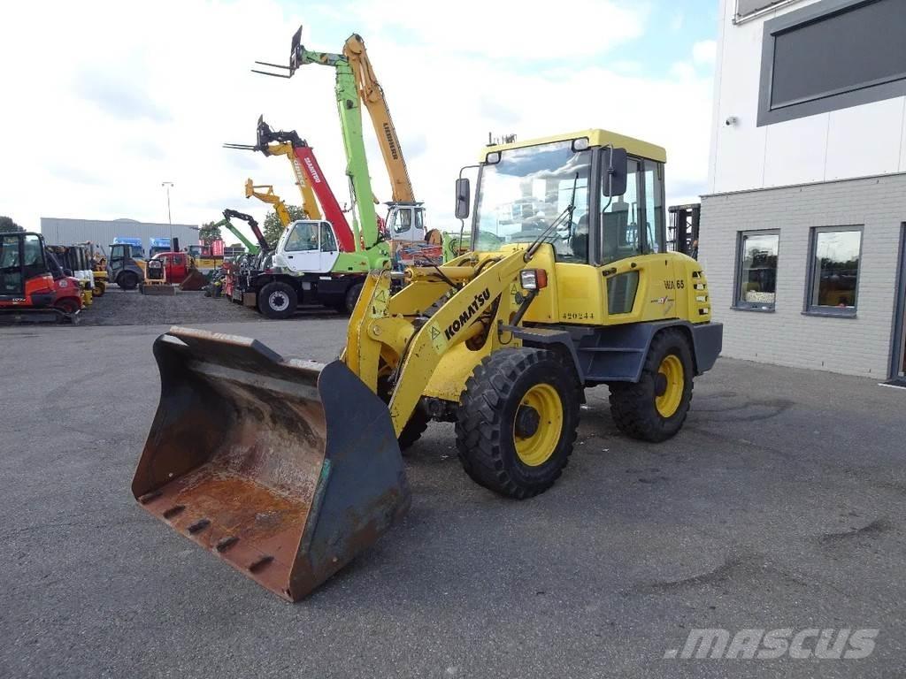 Komatsu WA65-3 Iekrāvēji uz riteņiem