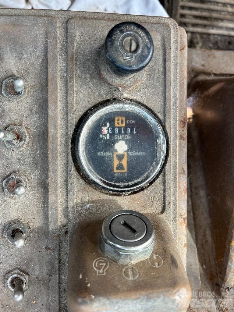 CAT 826 G Atkritumu preses