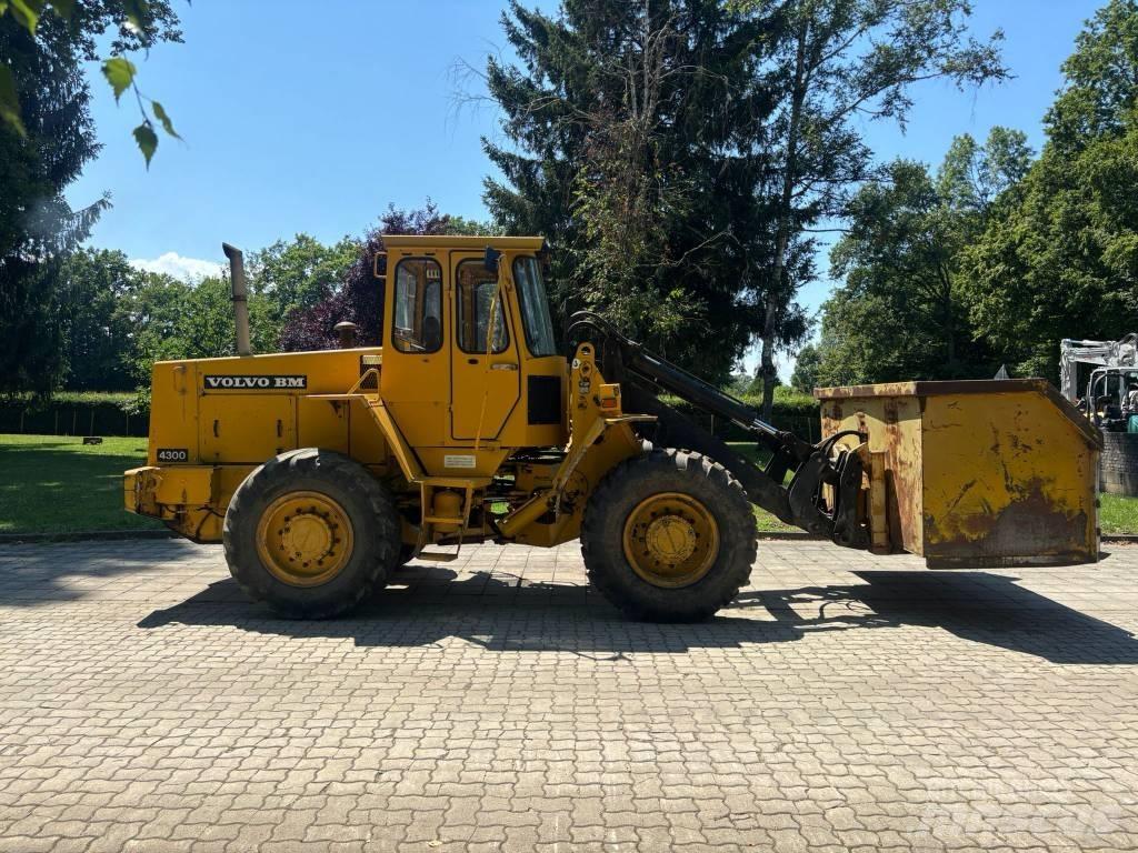 Volvo BM 4300 Iekrāvēji uz riteņiem