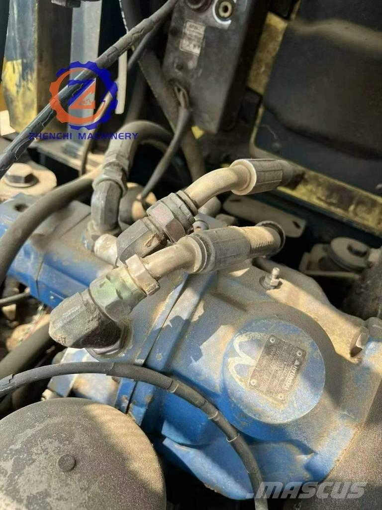 Hyundai 60 W Ekskavatori uz riteņiem