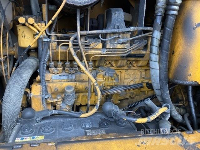 Komatsu GD 405 A-2 Greideri